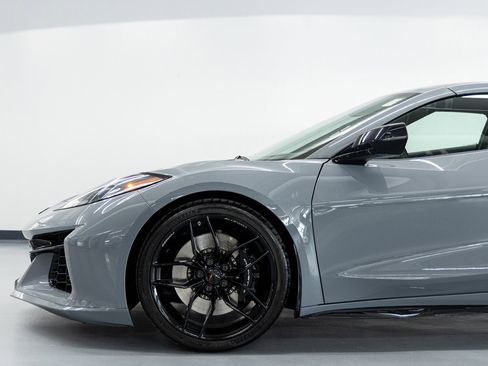 Used 2025 Chevrolet Corvette Z06 w/ Stealth Interior Trim Package image 11