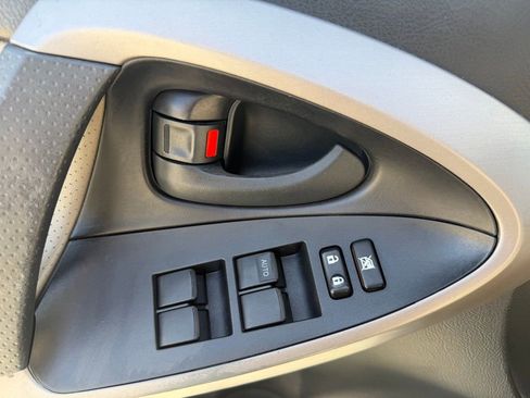 Used 2008 Toyota RAV4 Limited image 19