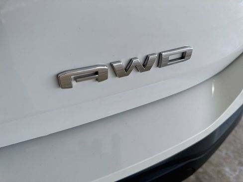 Used 2023 GMC Terrain SLE w/ Driver Convenience Package image 33