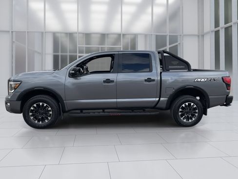 Used 2020 Nissan Titan PRO-4X w/ Pro-4x Convenience Package image 3