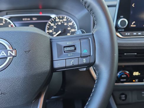 Used 2025 Nissan Rogue SV AWD/4WD image 20