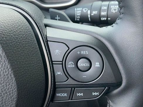 Used 2025 Toyota Corolla SE w/ SE Package FWD image 21