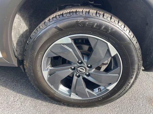 Used 2024 Nissan Rogue SV AWD/4WD image 27