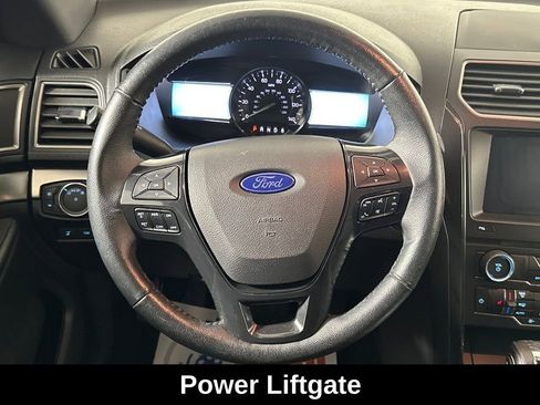 Used 2018 Ford Explorer XLT w/ Equipment Group 202A AWD/4WD image 18