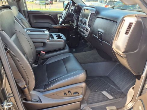 Used 2018 GMC Sierra 1500 SLT w/ SLT Premium Package AWD/4WD image 8