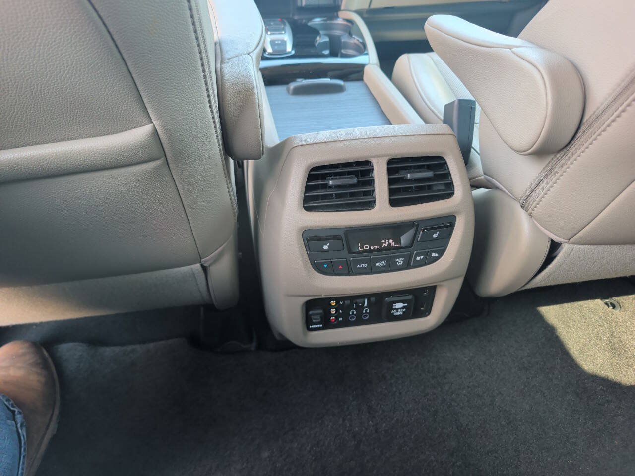 Used 2016 Honda Pilot Elite image 33