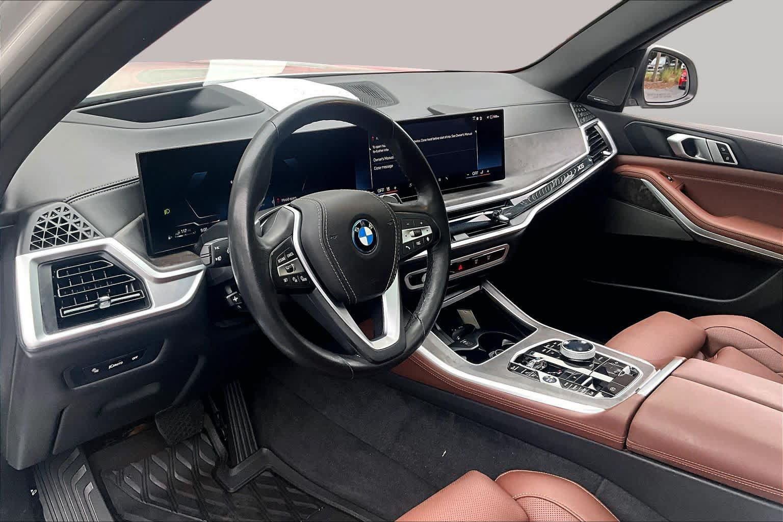 Used 2025 BMW X5 xDrive50e w/ Executive Package AWD/4WD image 18