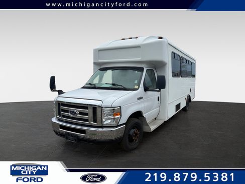 Used 2016 Ford E-450 and Econoline 450 Super Duty w/ Shuttle Bus Prep Package RWD image 1