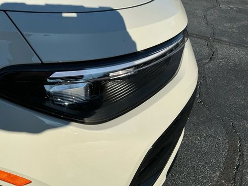 New 2026 Volkswagen Tiguan SE R-Line image 23