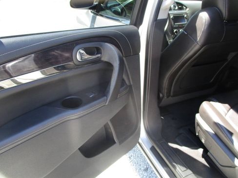 Used 2016 Buick Enclave Leather AWD/4WD image 16