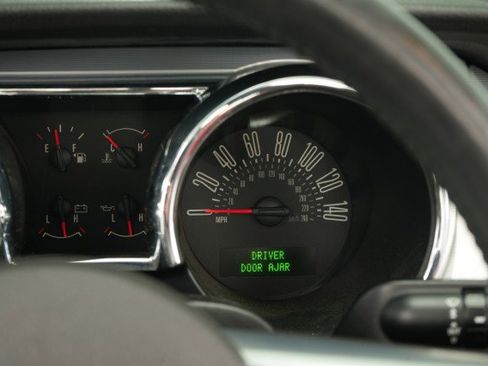 Used 2006 Ford Mustang GT image 38