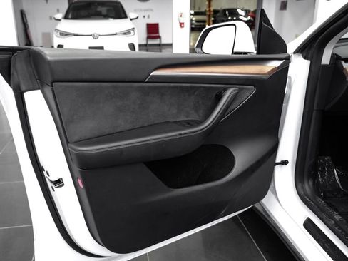 Used 2023 Tesla Model Y Long Range AWD/4WD image 37