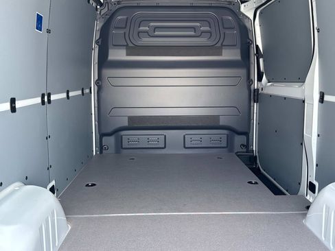 Used 2025 Mercedes-Benz Sprinter 2500 image 11