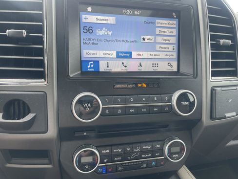 Used 2018 Ford Expedition XLT w/ Equipment Group 202A RWD image 10