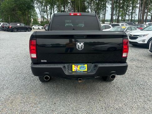 Used 2017 RAM 1500 Express RWD image 3