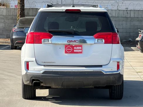 Used 2017 GMC Terrain SLT w/ Open Road Package FWD image 8