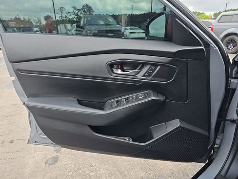 Used 2025 Honda Accord Sport image 32