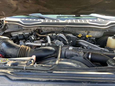Used 2017 Ford F250 Platinum w/ FX4 Off-Road Package AWD/4WD image 10