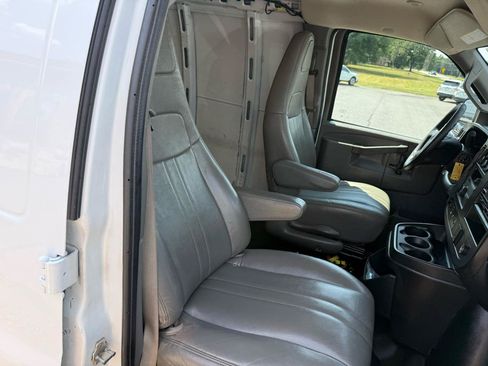 Used 2021 Chevrolet Express 3500 Extended w/ Driver Convenience Package RWD image 19