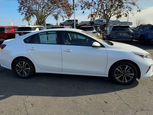 Used 2024 Kia Forte LXS image 8