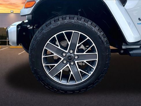 Used 2024 Jeep Wrangler High Altitude AWD/4WD image 9