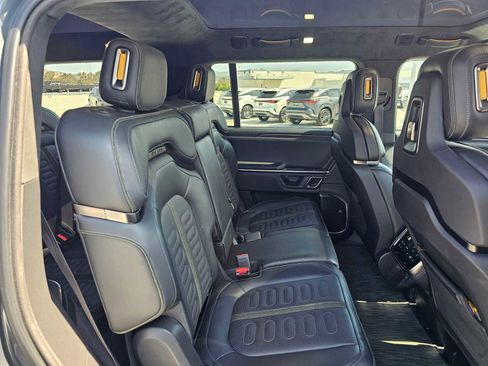 Used 2024 Rivian R1S Adventure AWD/4WD image 12