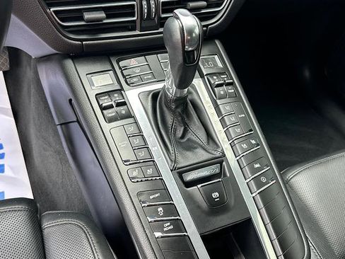 Used 2021 Porsche Macan AWD/4WD image 28