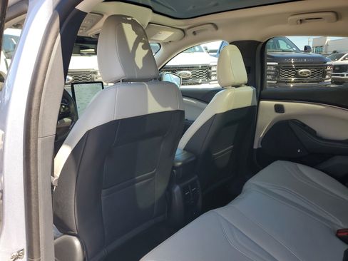 Used 2022 Ford Mustang Mach-E Premium image 15