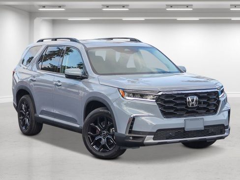 New 2025 Honda Pilot Touring image 5