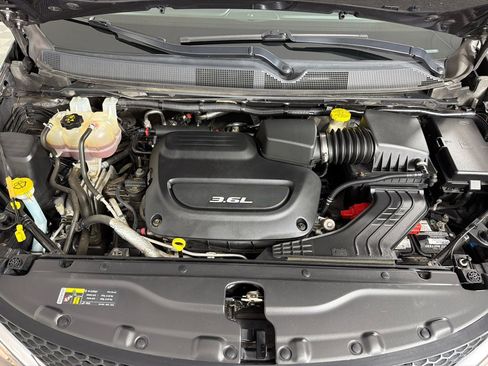 Used 2017 Chrysler Pacifica Touring-L Plus image 28