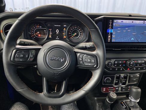 Certified 2024 Jeep Gladiator Mojave image 21