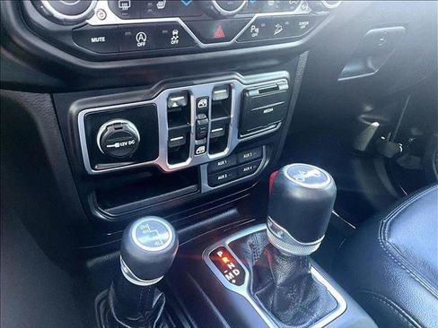 Used 2020 Jeep Wrangler Unlimited Sahara AWD/4WD image 23