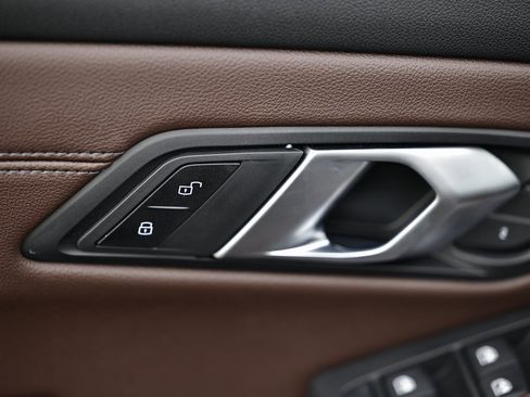 New 2026 BMW 330i Sedan w/ M Sport Package image 16