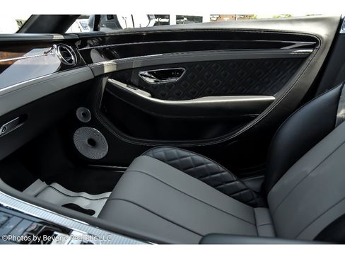 Used 2022 Bentley Continental GT image 16