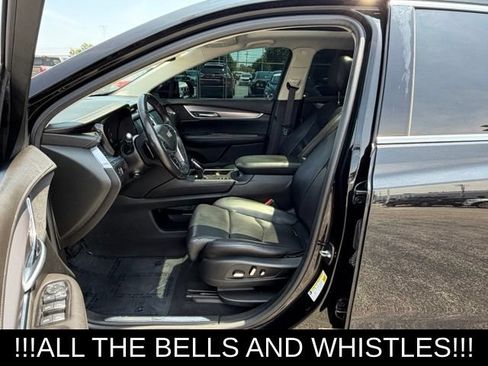 Used 2017 Cadillac XT5 Luxury w/ Driver Awareness Package AWD/4WD image 19