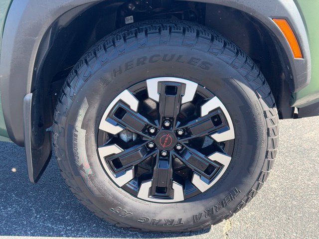 Used 2024 Nissan Frontier PRO-4X AWD/4WD image 16