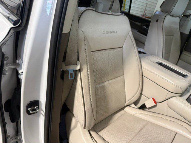 Used 2021 GMC Yukon XL Denali AWD/4WD image 12