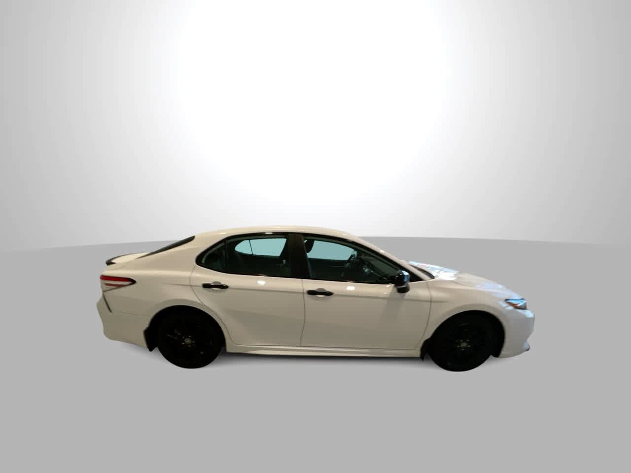 Used 2020 Toyota Camry SE FWD image 9