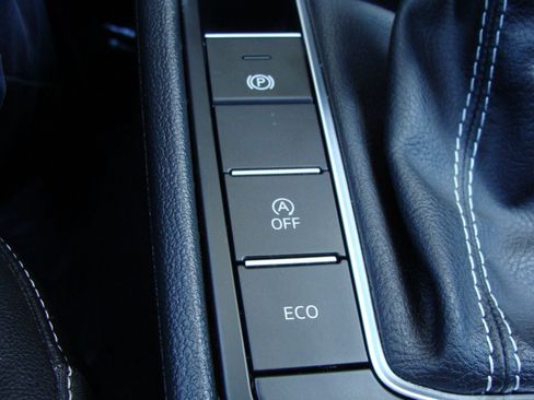 Used 2022 Volkswagen Jetta SE FWD image 17