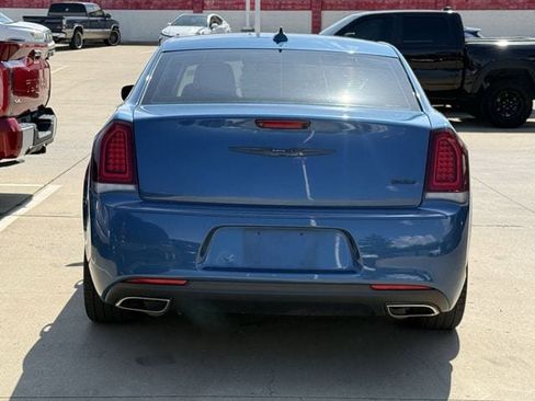 Used 2022 Chrysler 300 Touring w/ Sport Appearance Package RWD image 5