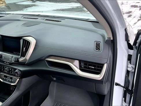 Used 2022 GMC Terrain Denali w/ Denali Premium Package image 17