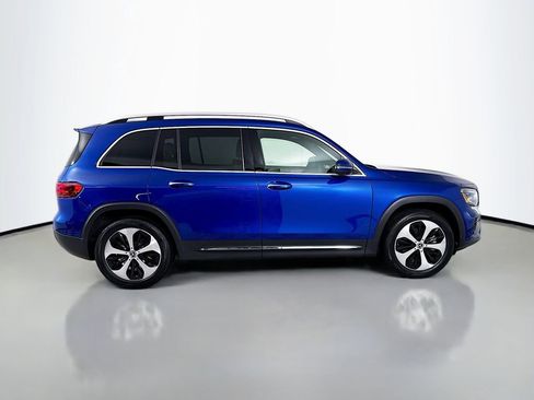 Used 2025 Mercedes-Benz GLB 250 4MATIC image 8