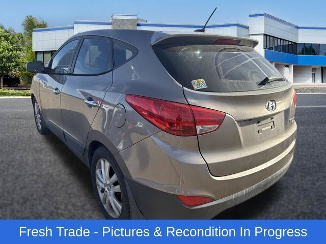 Used 2013 Hyundai Tucson Limited w/ Premium Pkg FWD image 3