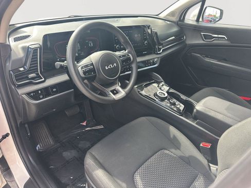 Used 2025 Kia Sportage LX FWD image 10