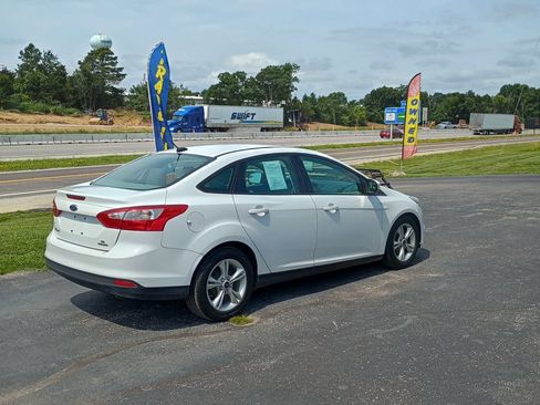 Used 2014 Ford Focus SE FWD image 5