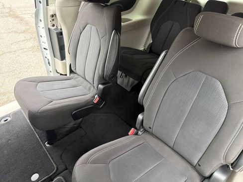 Used 2023 Chrysler Voyager LX FWD image 21