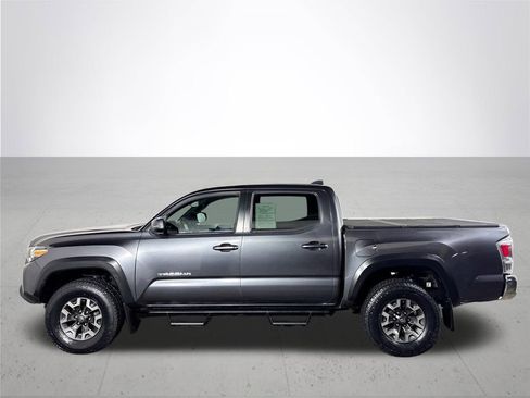 Used 2021 Toyota Tacoma TRD Off-Road image 9