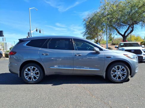Used 2021 Buick Enclave Avenir w/ Avenir Technology Package image 4