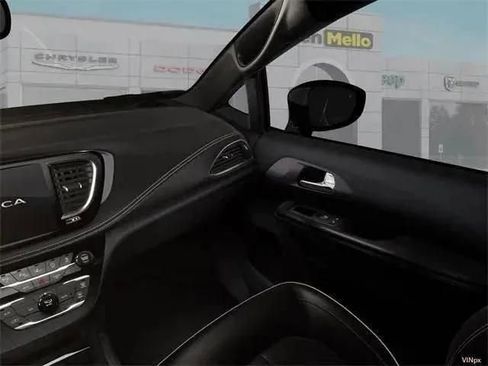 New 2026 Chrysler Pacifica Limited image 17