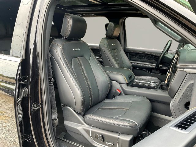 Used 2024 Ford Expedition Max Platinum RWD image 31